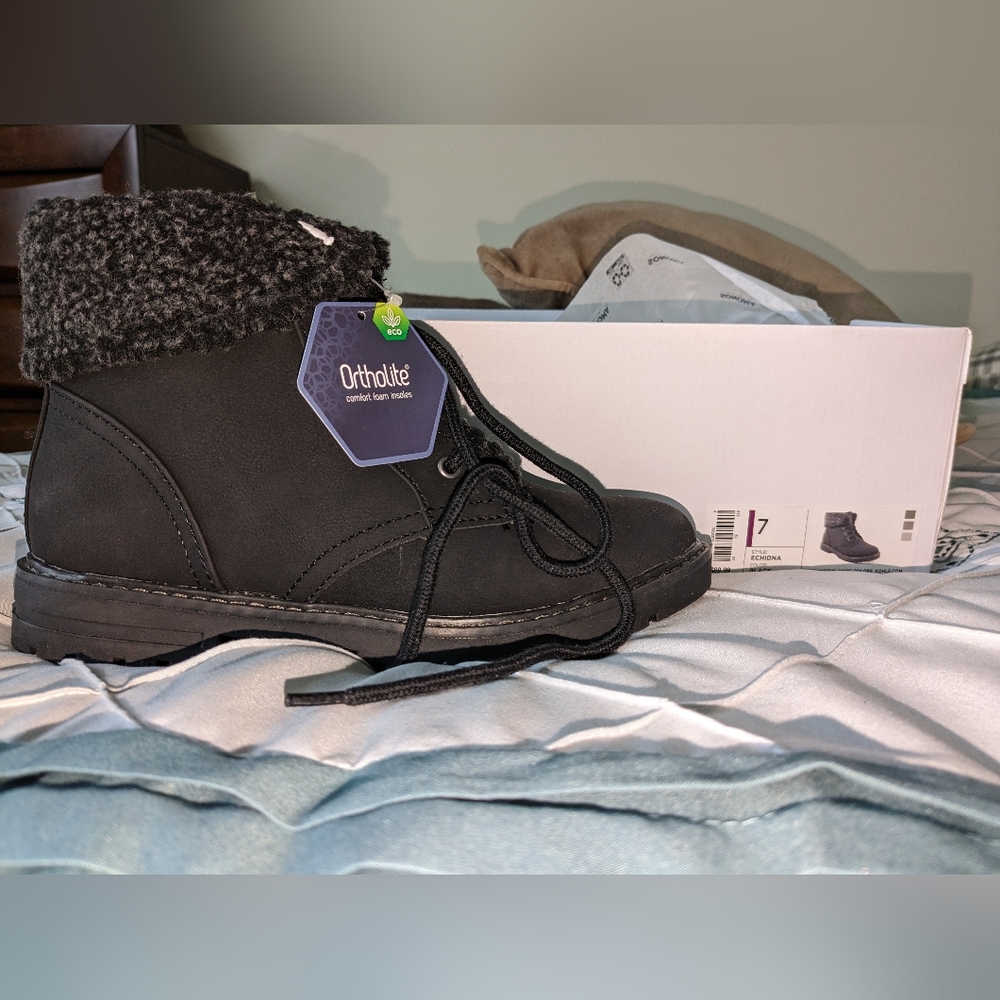 Sonoma nwt size 7 black ankle booties